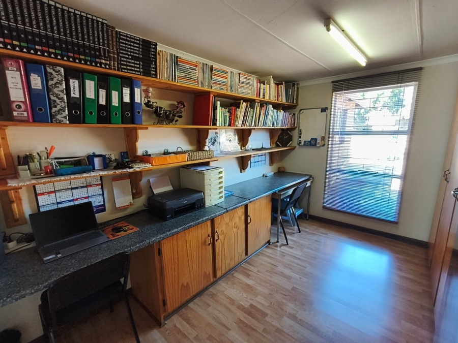 3 Bedroom Property for Sale in Mooinooi North West